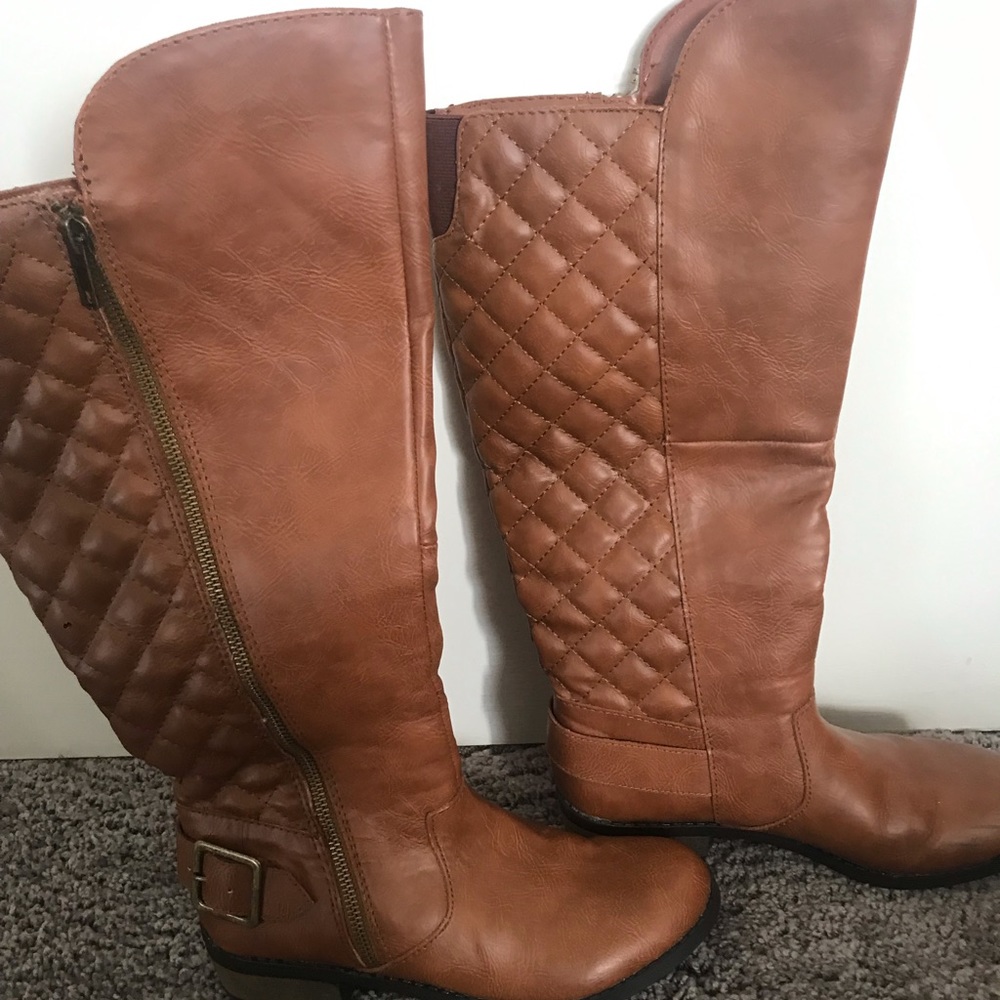 Used once size 6 Arizona brown boots